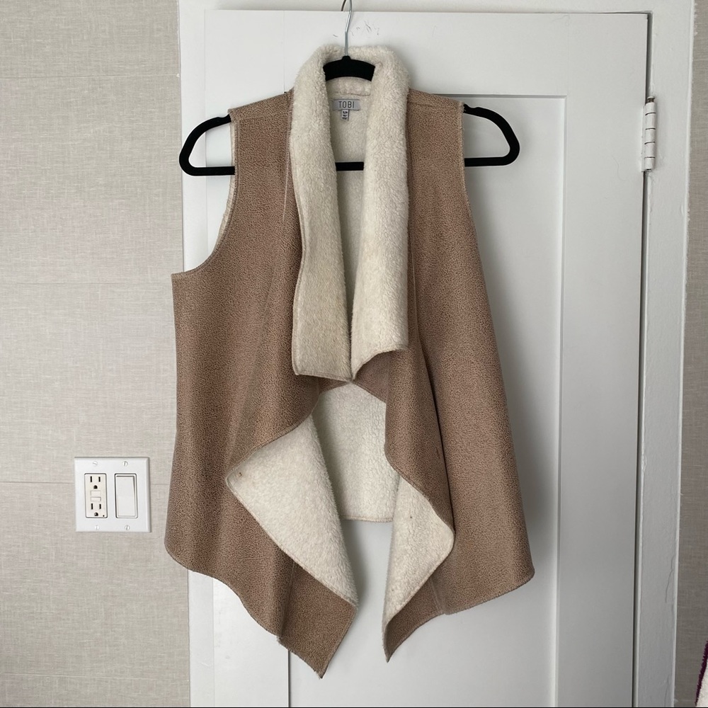 Tobi faux shearling vest - Picture 4 of 4